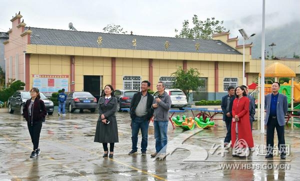 ������������ⷢչ���人��У����ɽС...